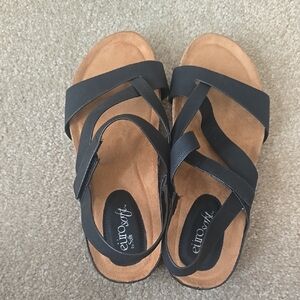 Eurosoft Black Strappy Sandals NWOT Size 8 Comfortable!!